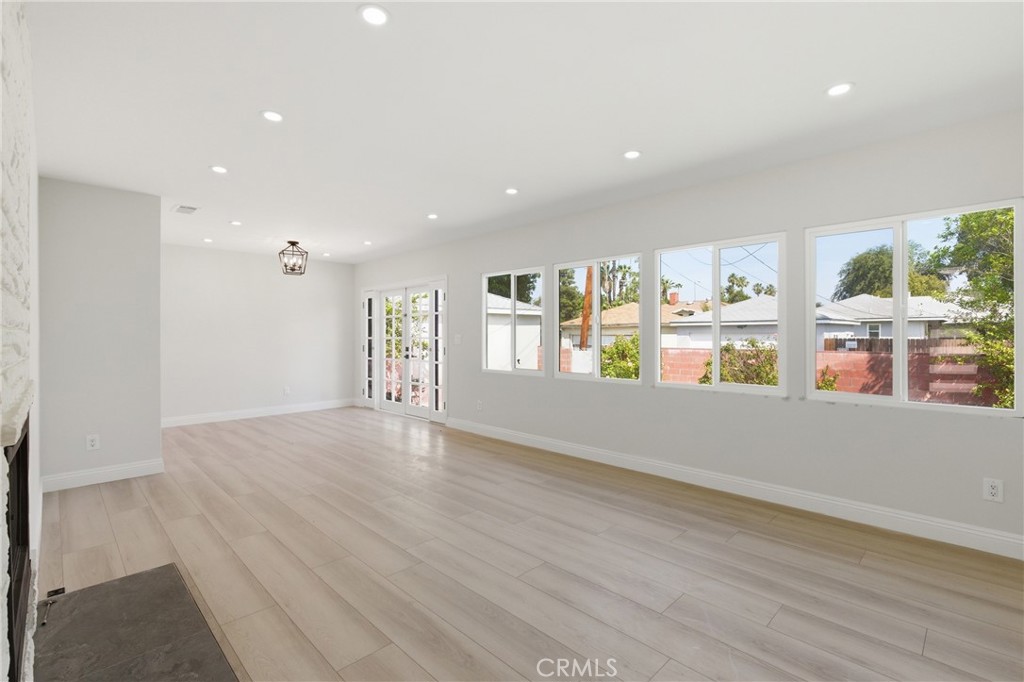 19649 Friar Street Property Photo 8