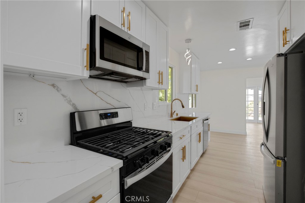 19649 Friar Street Property Photo 32