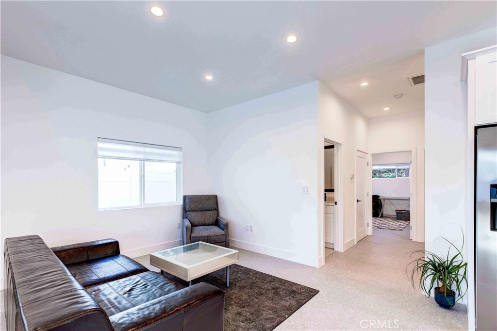 1615 N Niagara Street Property Photo 7