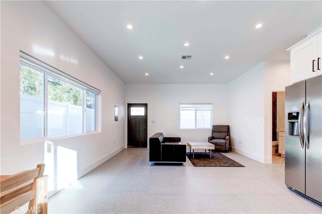 1615 N Niagara Street Property Photo 8