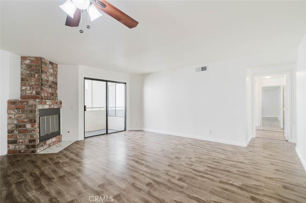 13825 Beaver Street 32 Property Photo 5