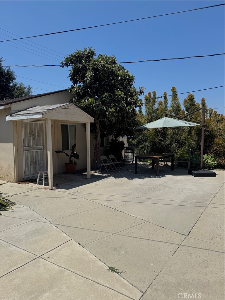 638 Salem Street Property Photo 5
