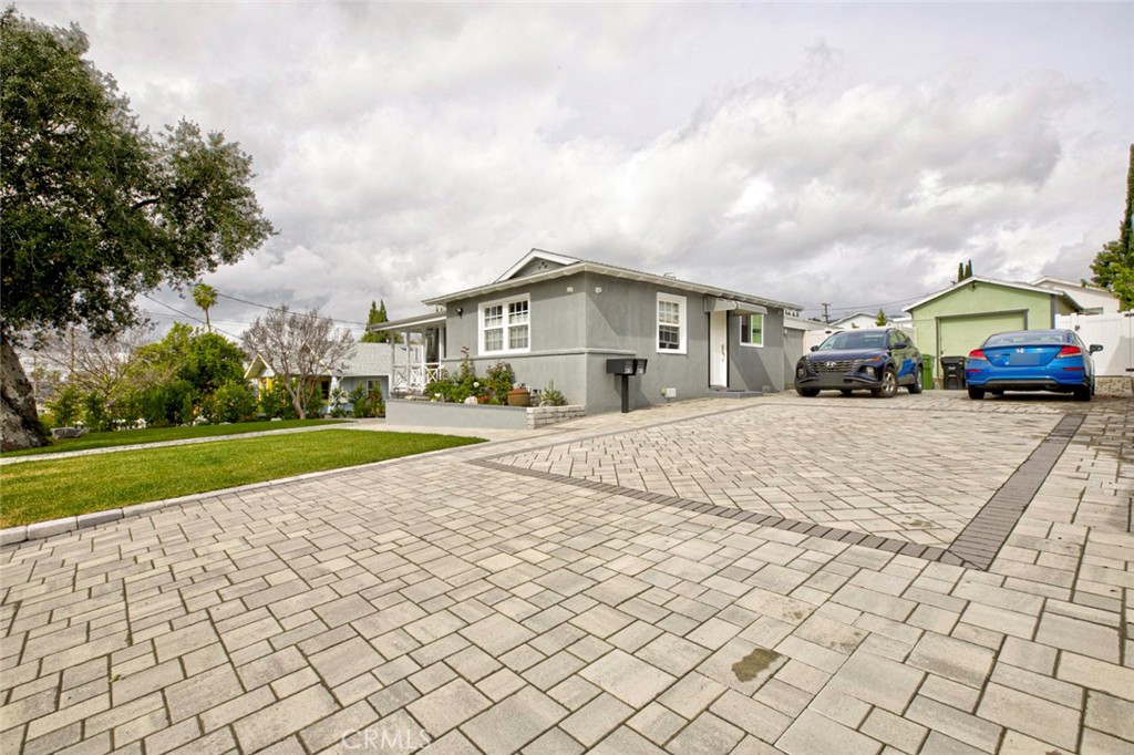 6911 Valmont Street Property Photo 3