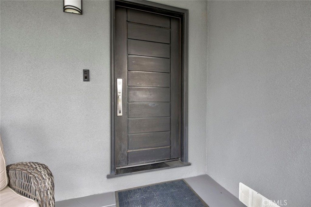 6911 Valmont Street Property Photo 5