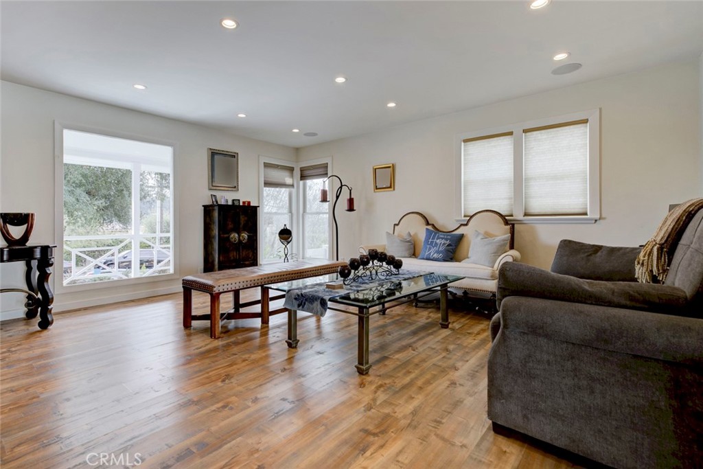 6911 Valmont Street Property Photo 8