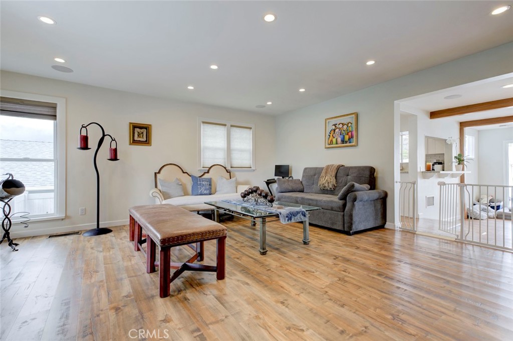 6911 Valmont Street Property Photo 9