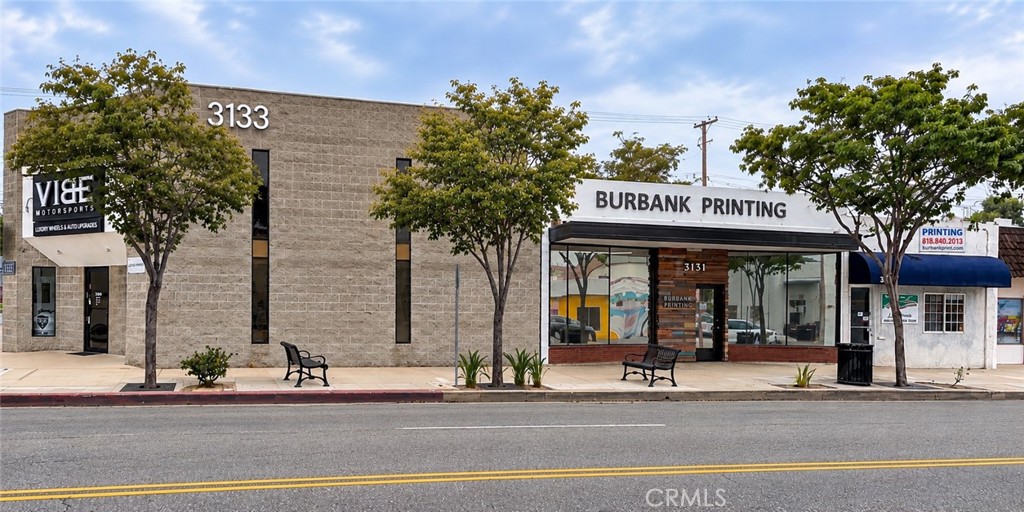 3131 W Burbank Boulevard Property Photo 3