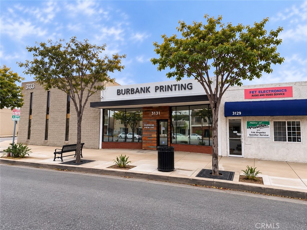 3131 W Burbank Boulevard Property Photo 4