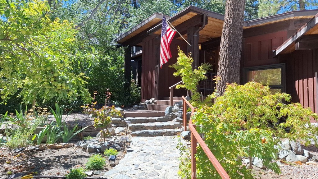 516 Lark Drive Property Photo 1