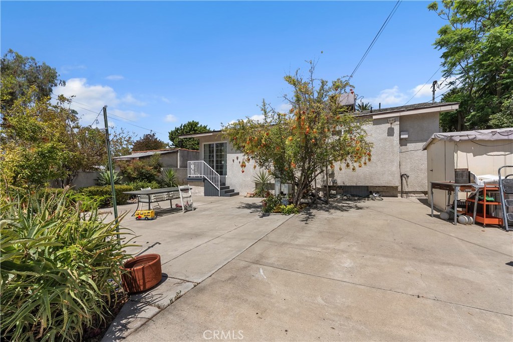 924 E Tujunga Property Photo 25