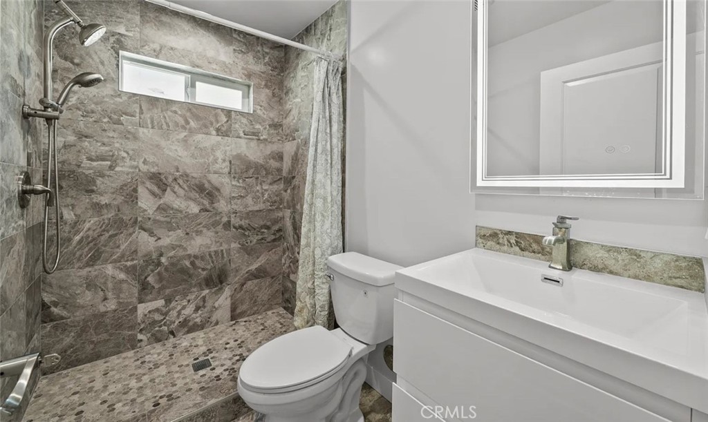 1525 N Screenland Drive Property Photo 8