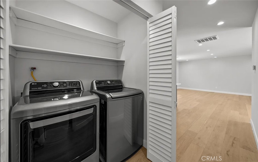 1525 N Screenland Drive Property Photo 10