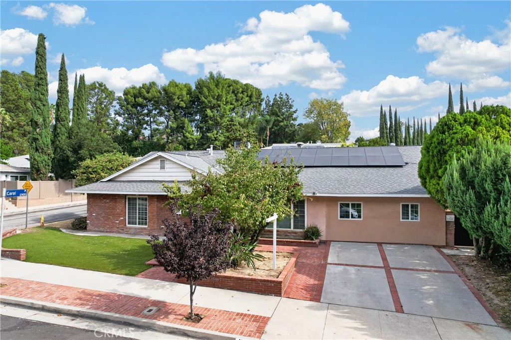 12418 Bradford Property Photo 2