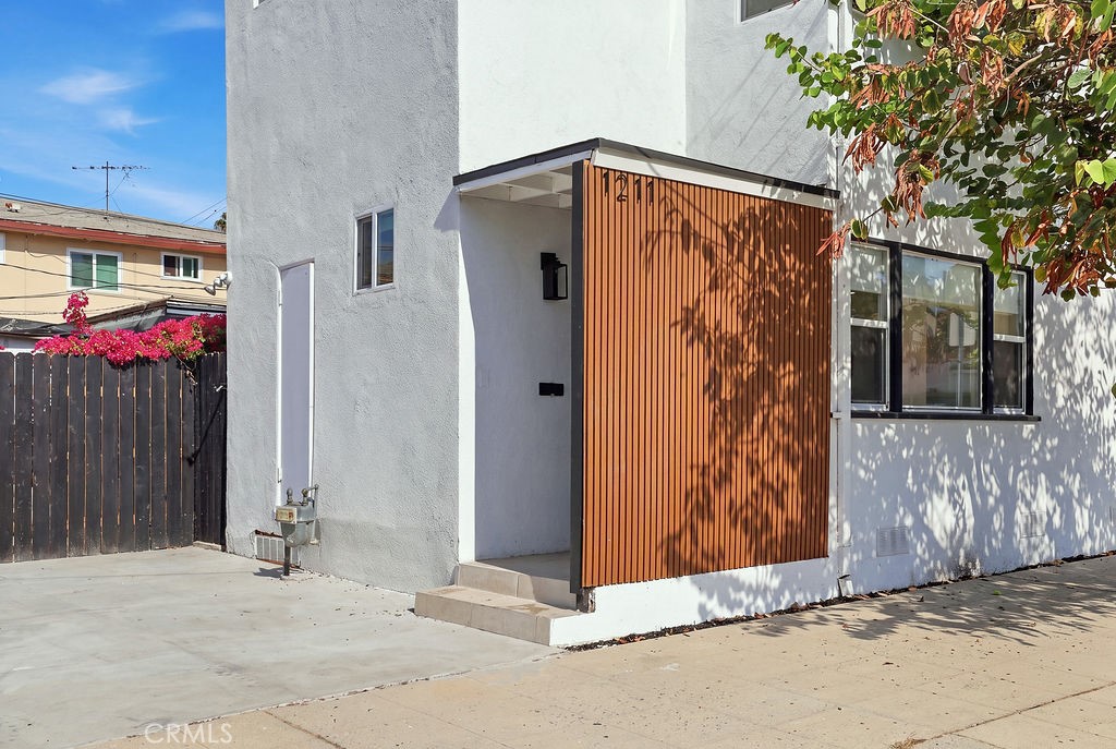 1211 Cole Avenue Property Photo 2