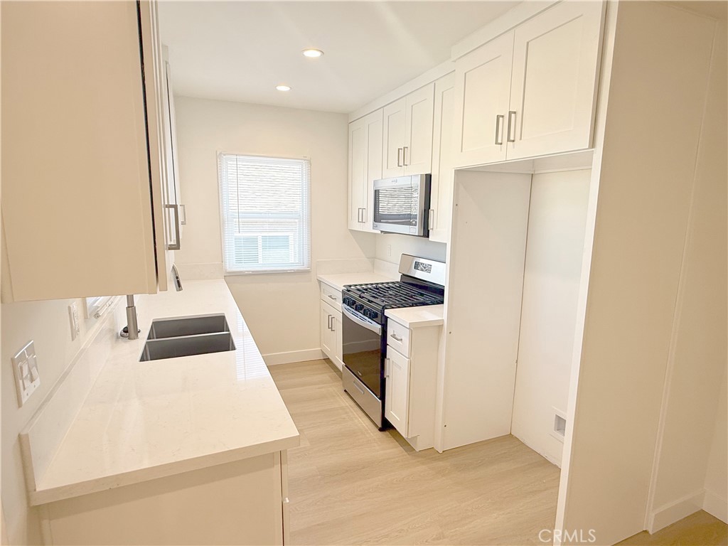 4123 Ocean View Blvd 3 Property Photo 7