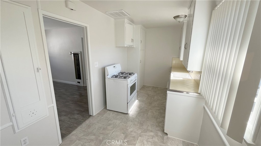 4123 Ocean View Blvd 4123 Property Photo 3