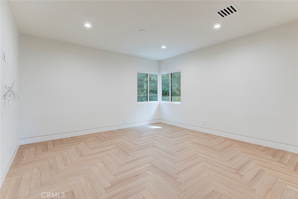 401 Brockmont Drive Property Photo 20