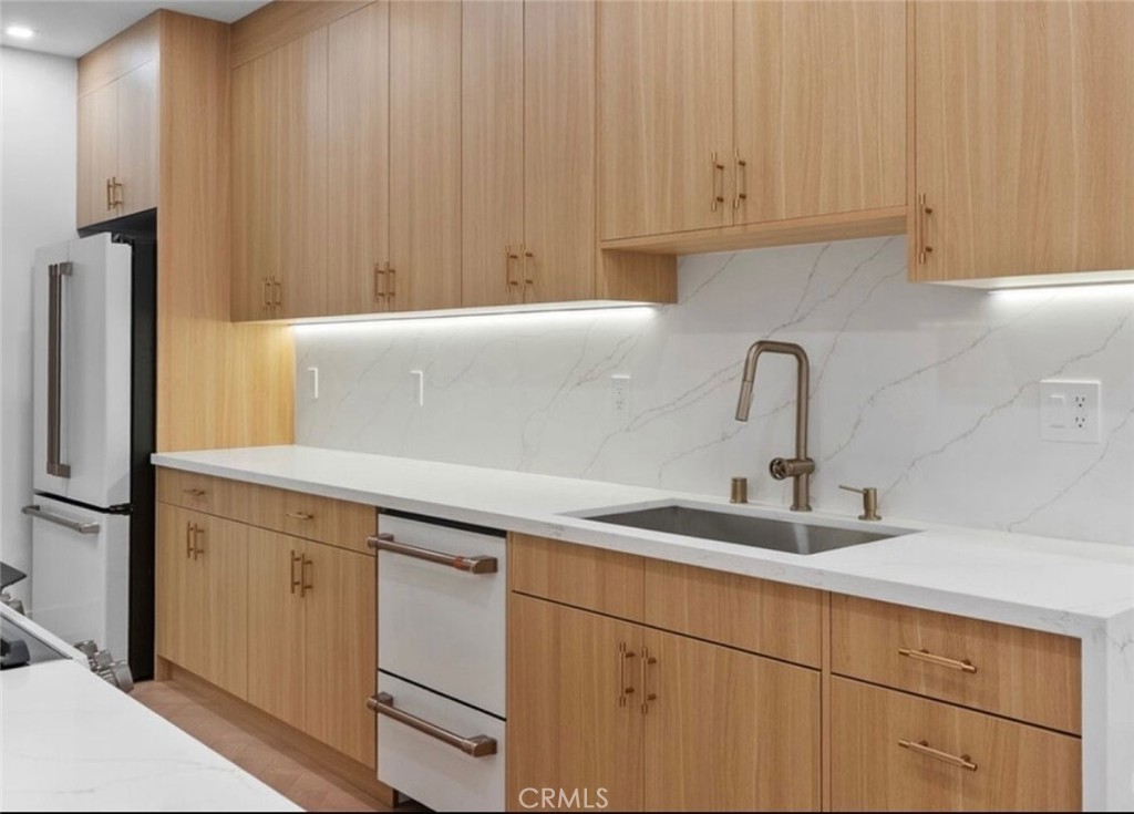 8455 Fountain Avenue 308 Property Photo 16