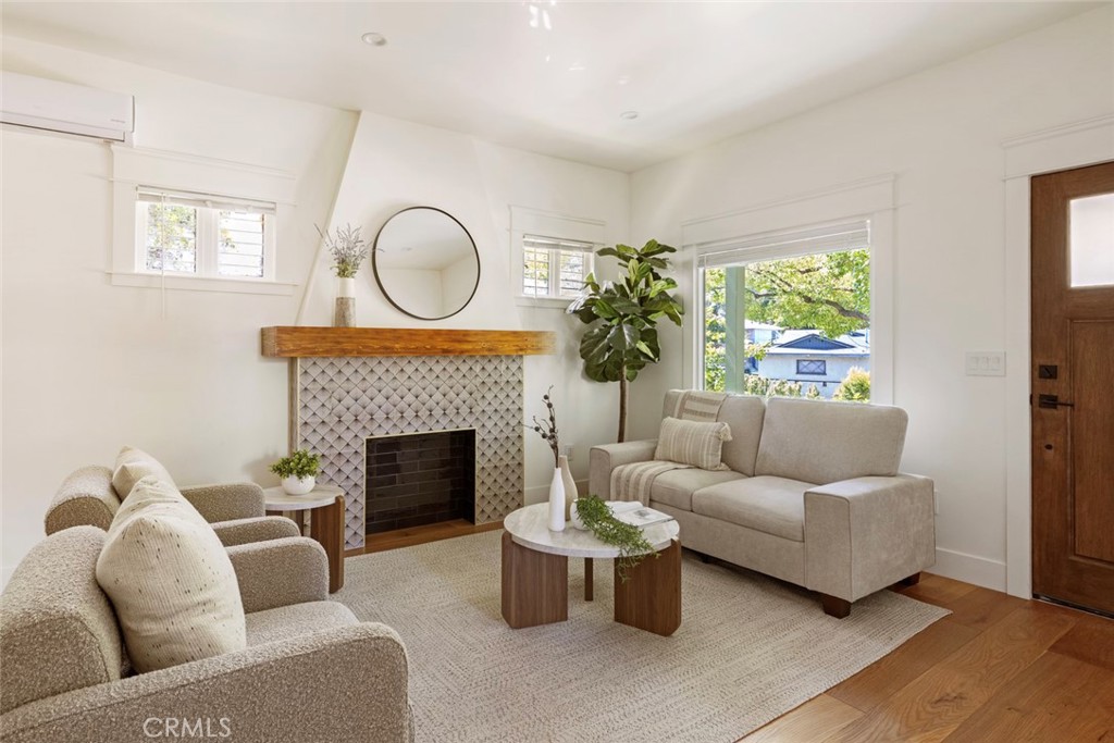 5850 Burwood Ave Property Photo 7
