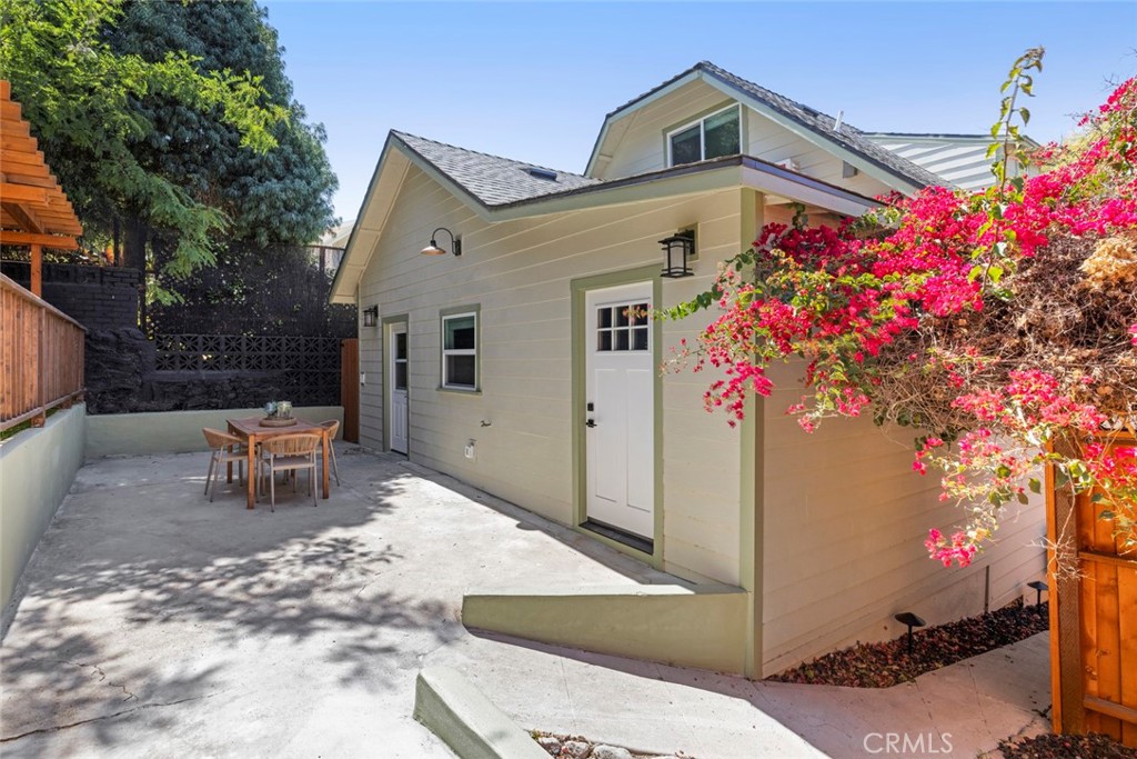 5850 Burwood Ave Property Photo 30