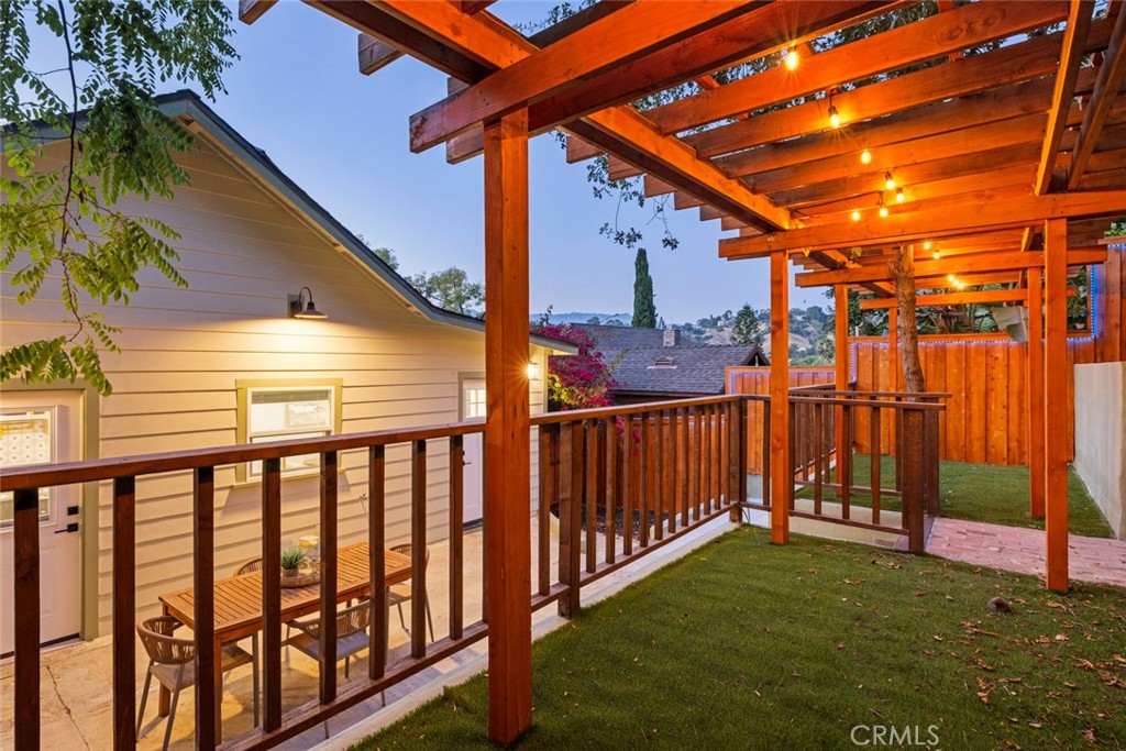 5850 Burwood Ave Property Photo 45