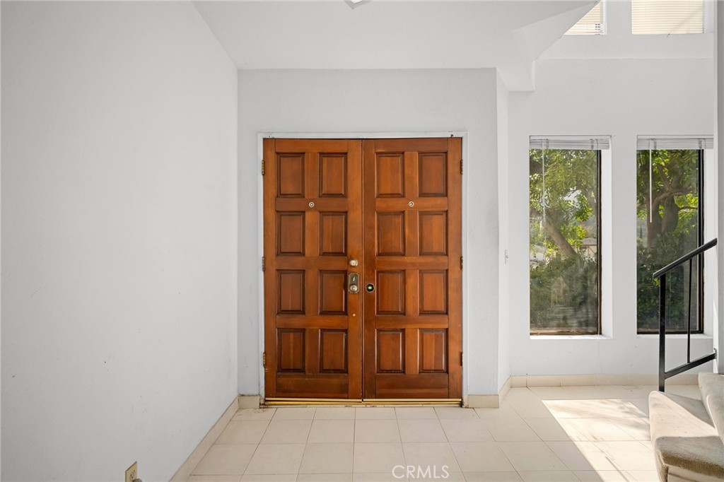 3206 Montrose Avenue 4 Property Photo 2