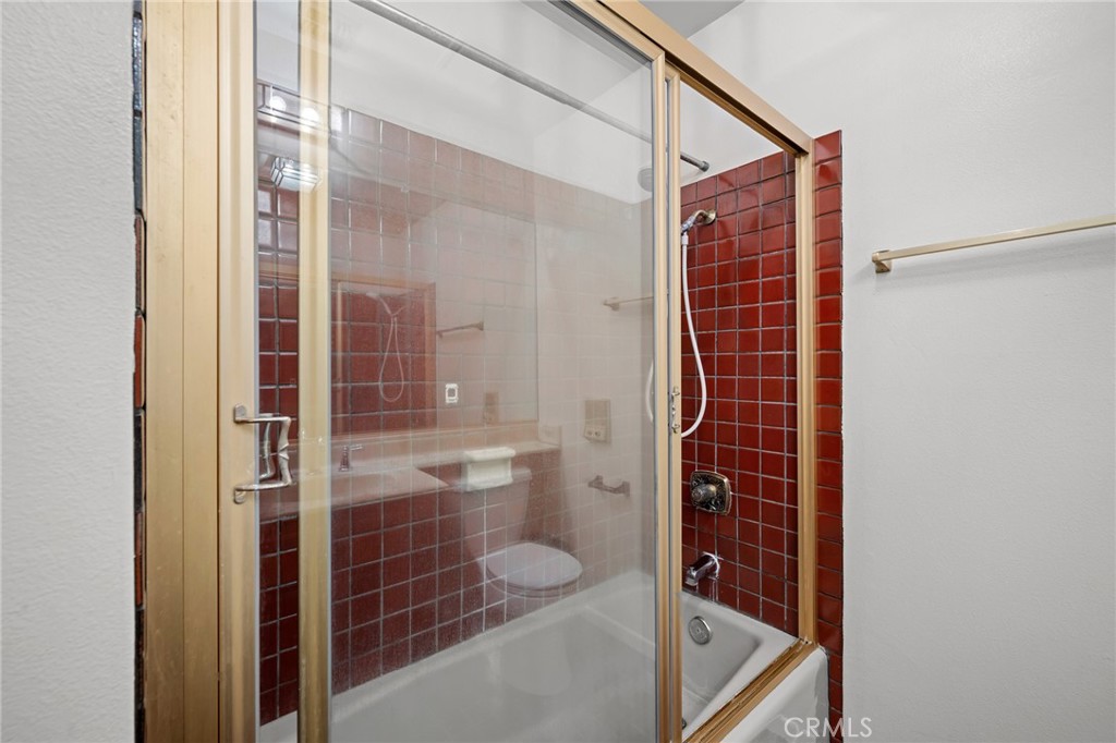 3206 Montrose Avenue 4 Property Photo 11