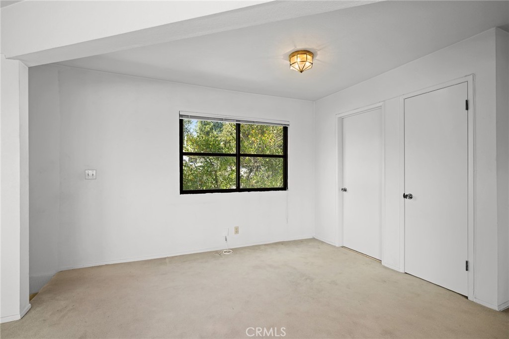 3206 Montrose Avenue 4 Property Photo 20