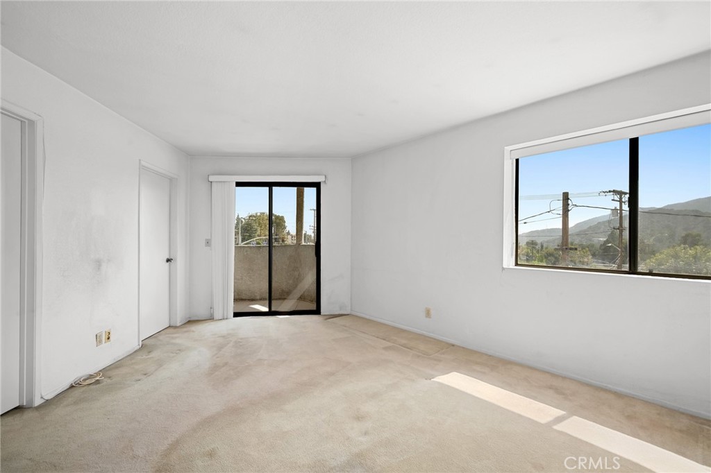 3206 Montrose Avenue 4 Property Photo 29