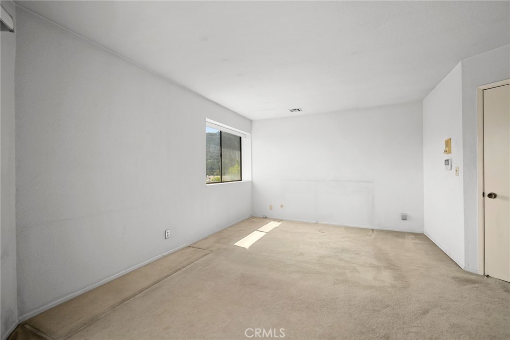 3206 Montrose Avenue 4 Property Photo 34