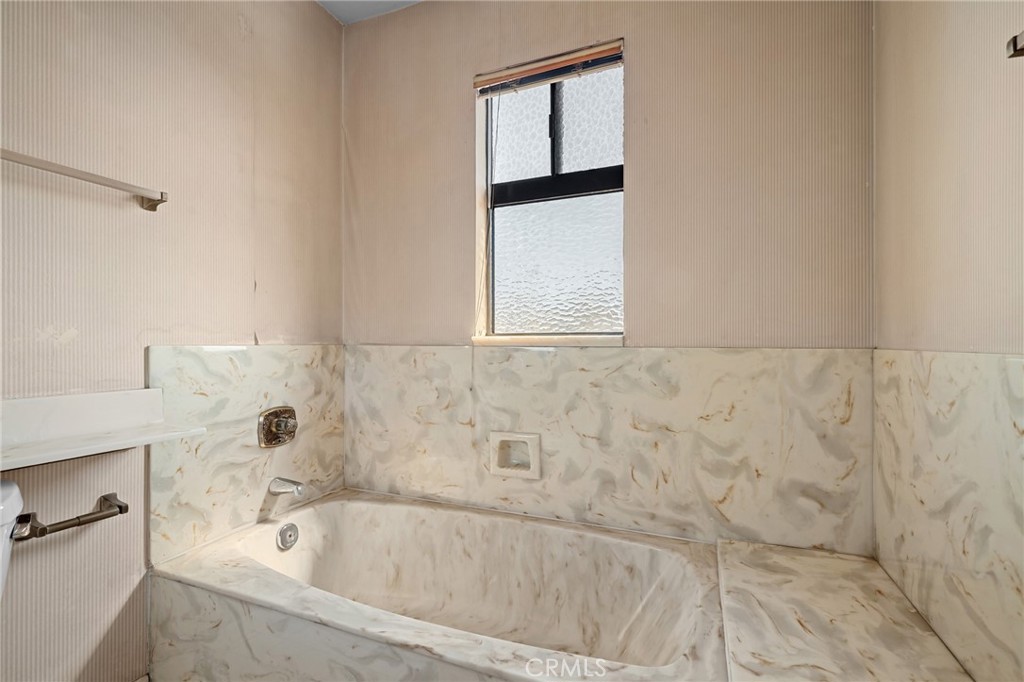 3206 Montrose Avenue 4 Property Photo 37