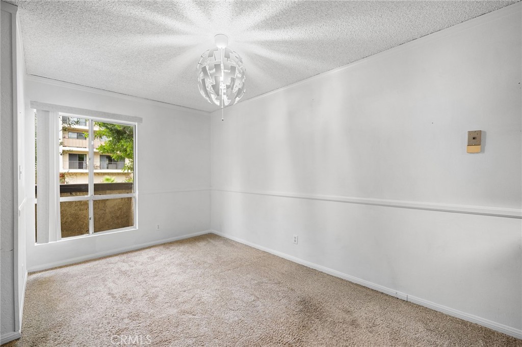 320 E Stocker 107 Property Photo 15