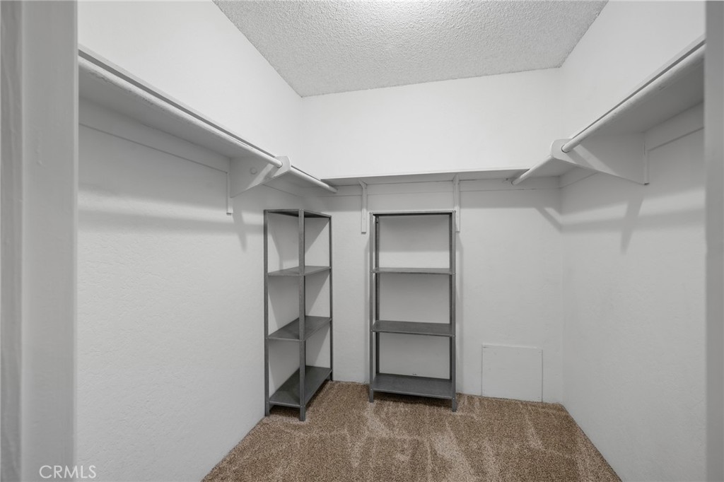 320 E Stocker 107 Property Photo 27