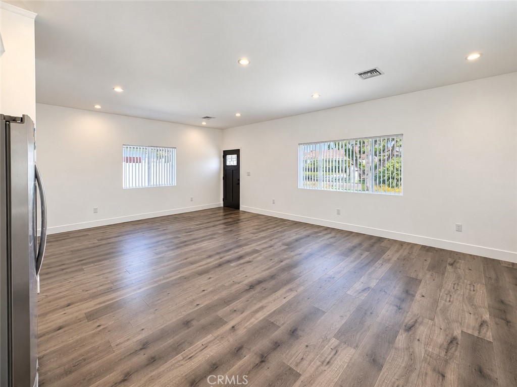 1129 N Catalina Property Photo 2