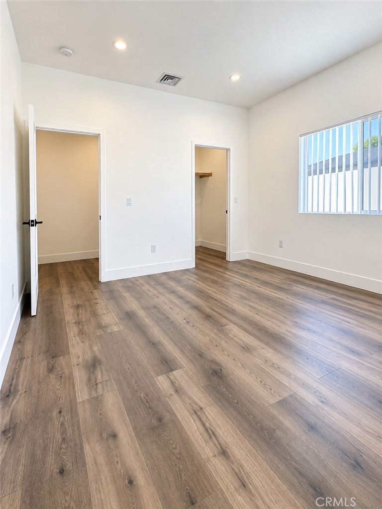 1129 N Catalina Property Photo 6