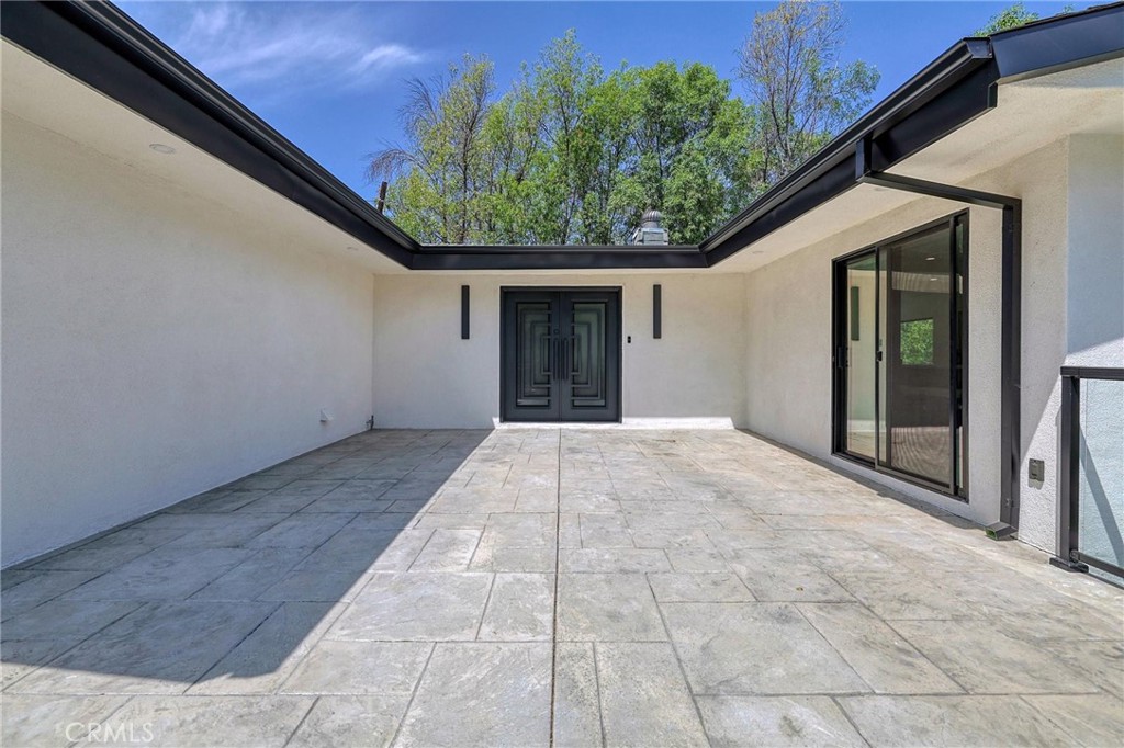 5843 Nevada Property Photo 4
