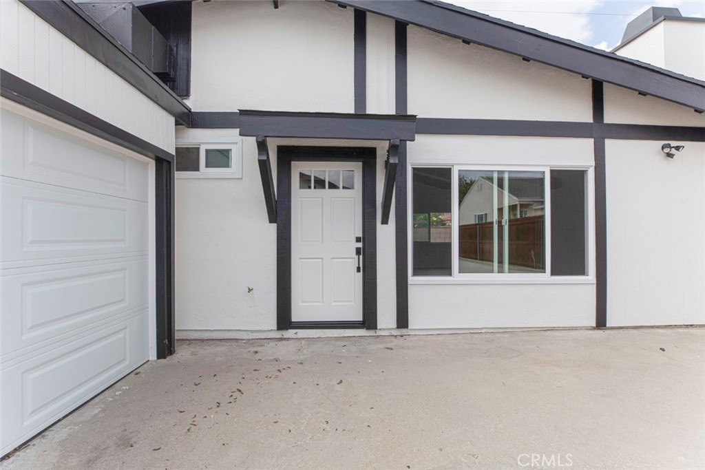 821 N Maple B Property Photo 1