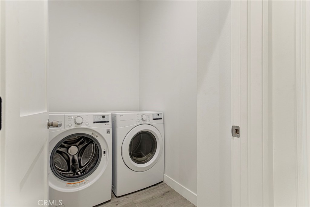6829 Bellaire Avenue Property Photo 12