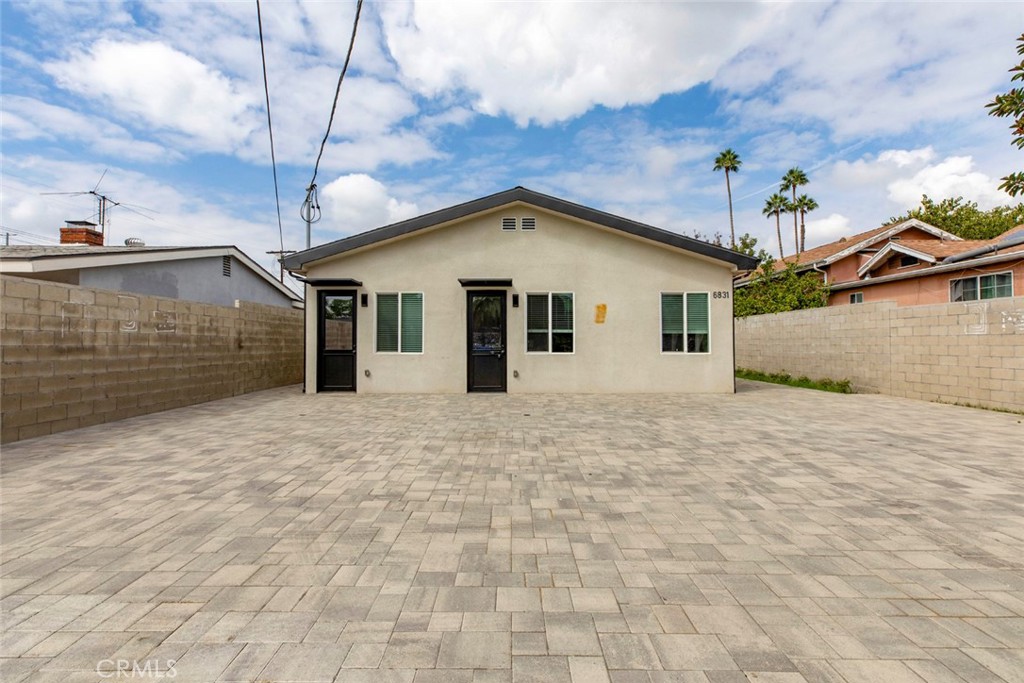 6831 Bellaire Avenue Property Photo 1