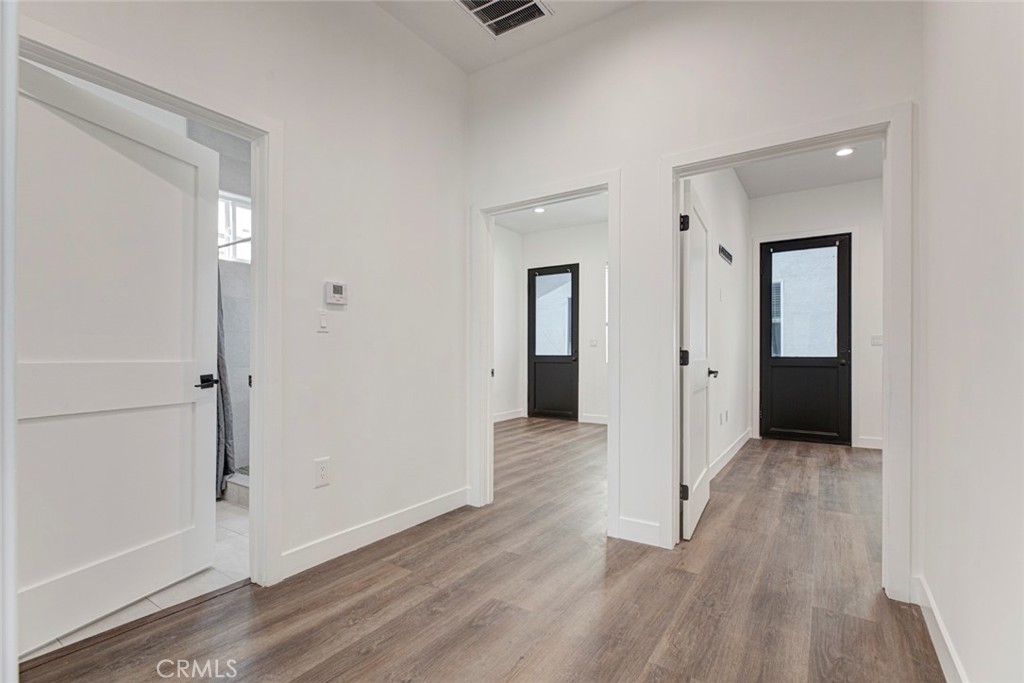 6831 Bellaire Avenue Property Photo 6