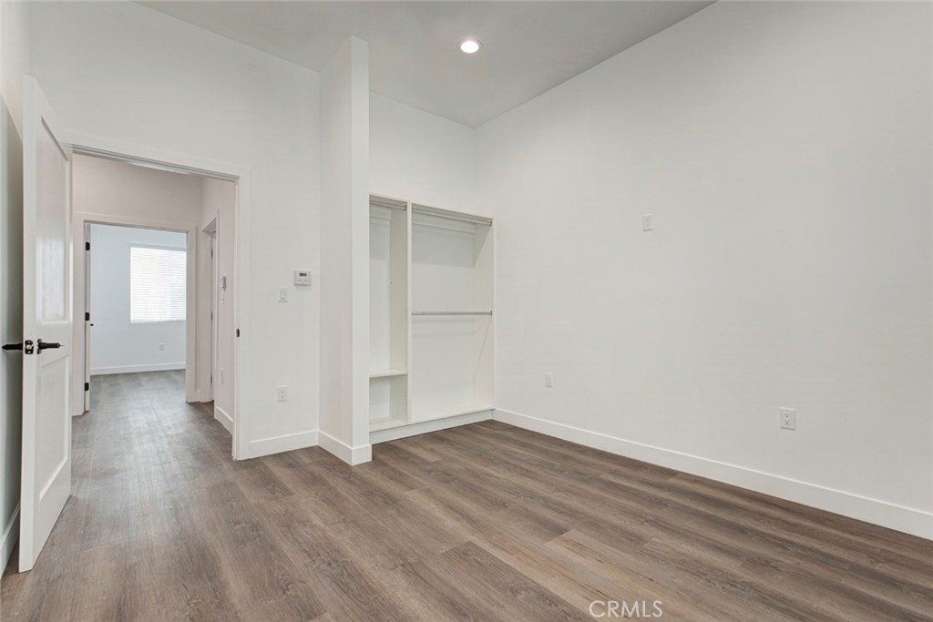 6831 Bellaire Avenue Property Photo 9