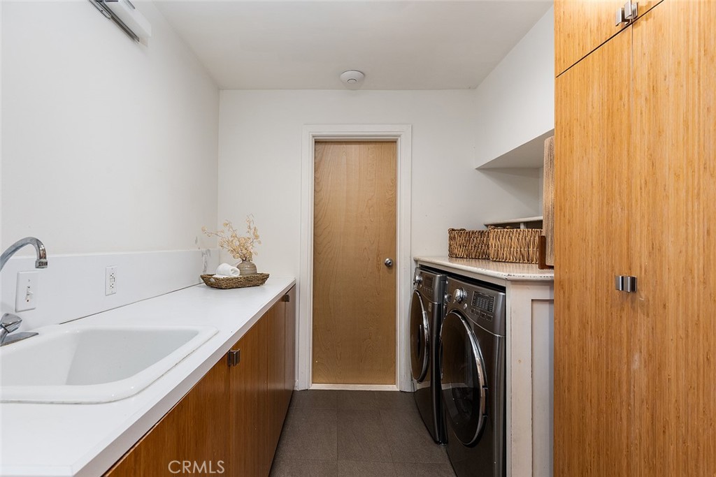 1954 Redesdale Avenue Property Photo 17