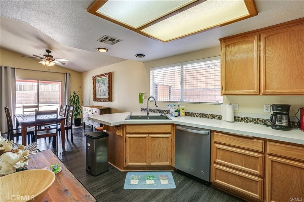 8523 Barberry Avenue Property Photo 3