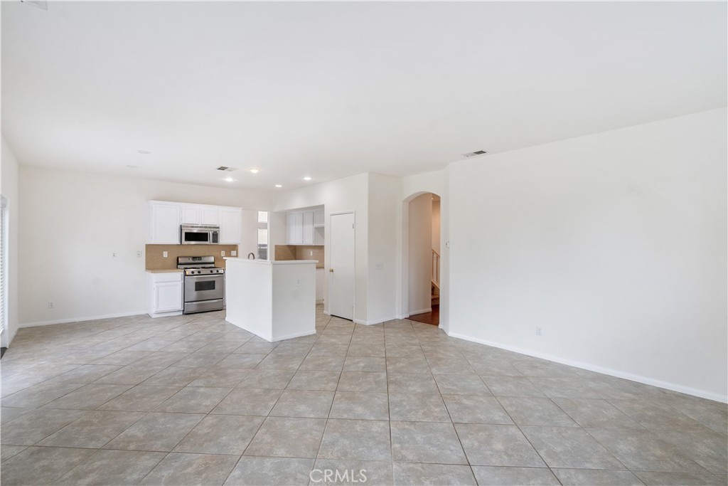 1486 Sundance Property Photo 6