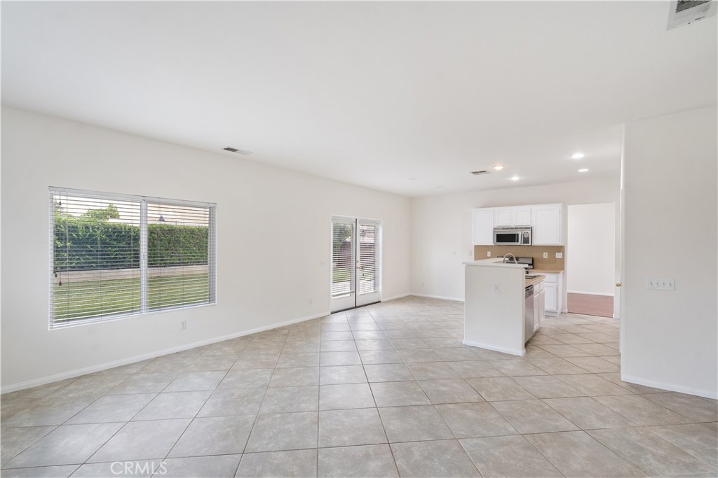 1486 Sundance Property Photo 9