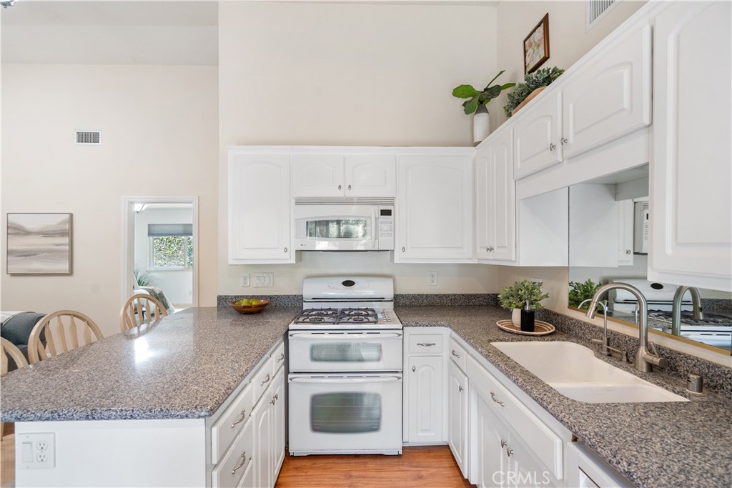 1002 Pomello Property Photo 11