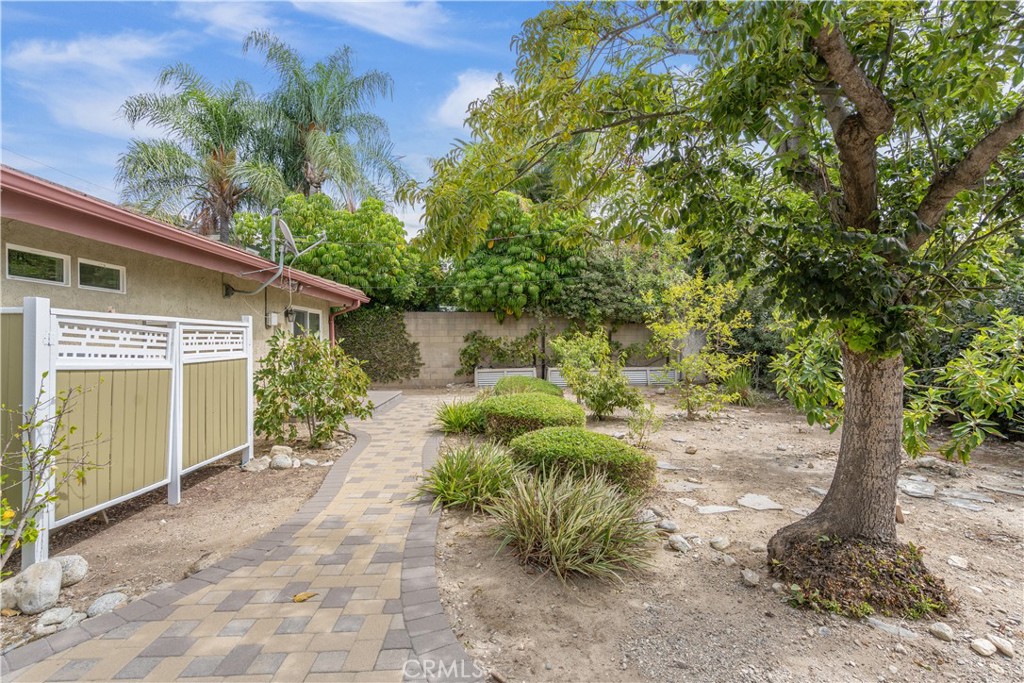 1002 Pomello Property Photo 35