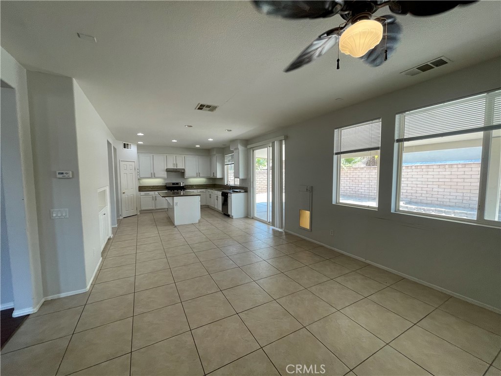37222 Camden Dr Property Photo 6