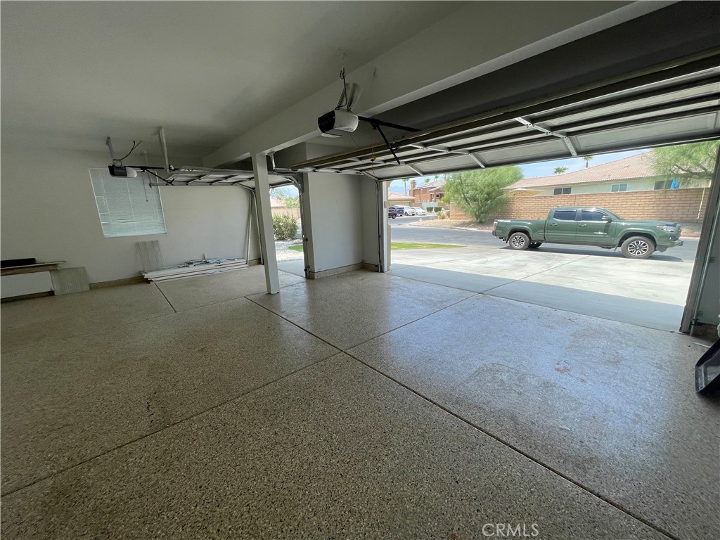 37222 Camden Dr Property Photo 15