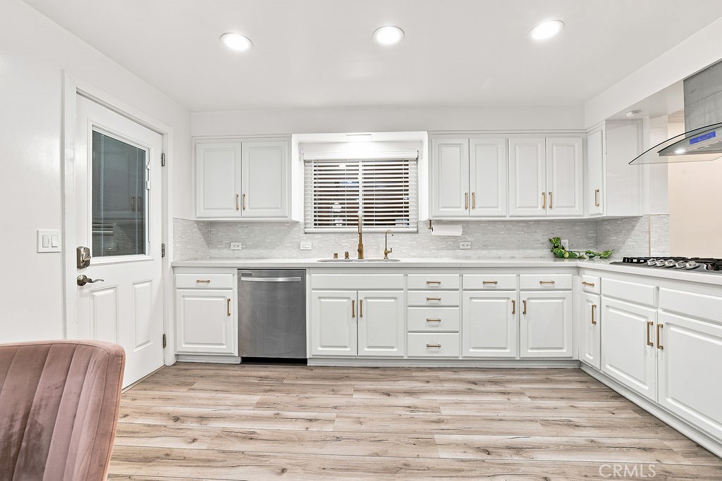6951 Bellclaire Property Photo 3